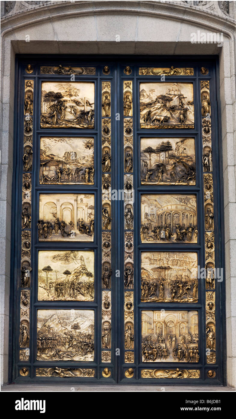 "Gates Of Paradise" von Lorenzo Ghiberti. Taufbecken von St. John, Florenz Italien. Foto hat sehr gute Details. Stockfoto