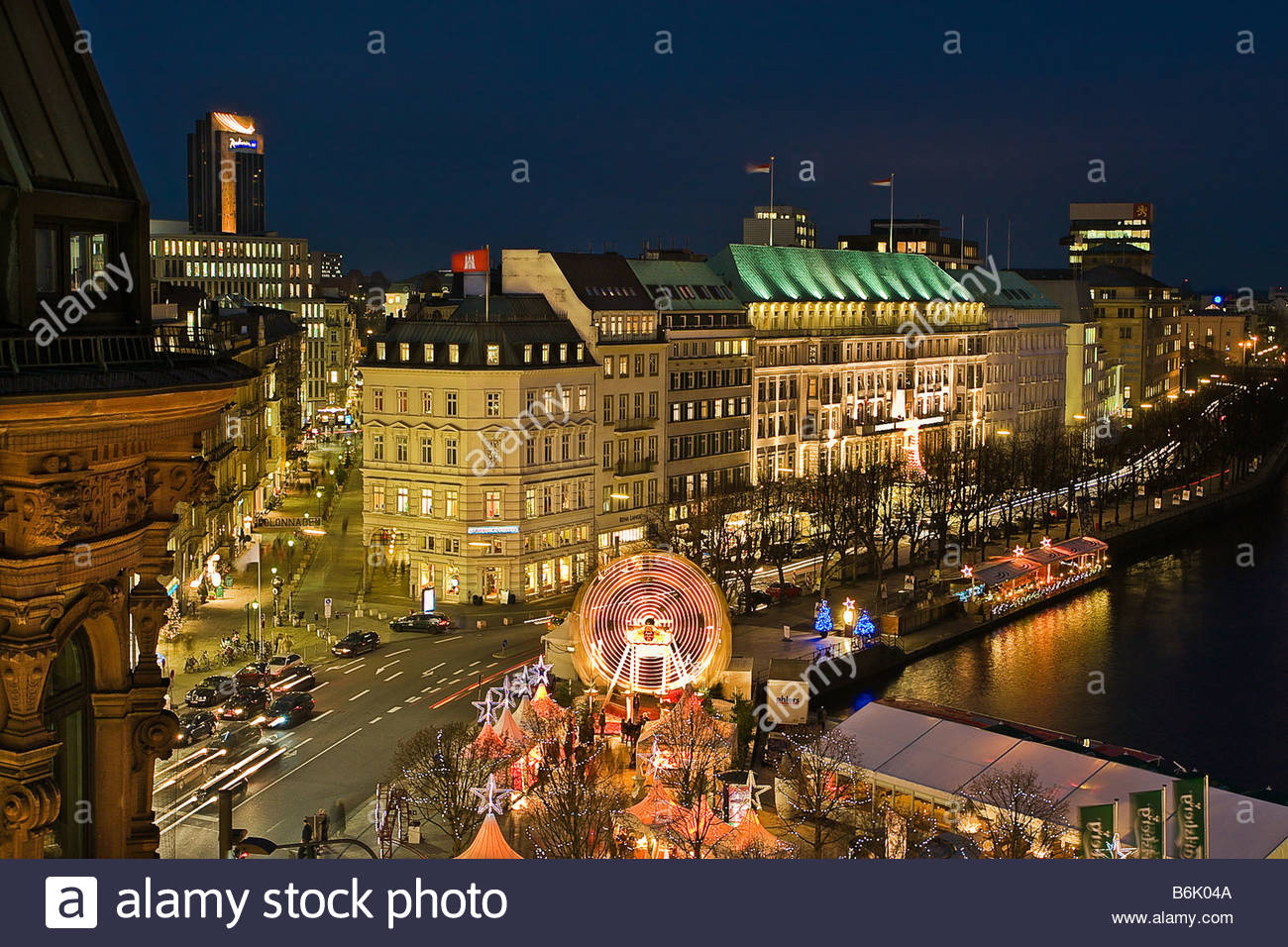 der-beleuchtete-innenstadt-und-der-alster-in-hamburg-deutschland-in-der-weihnachtszeit-weihnachtsmarkt-am-jungfernstieg-b6k04a.jpg