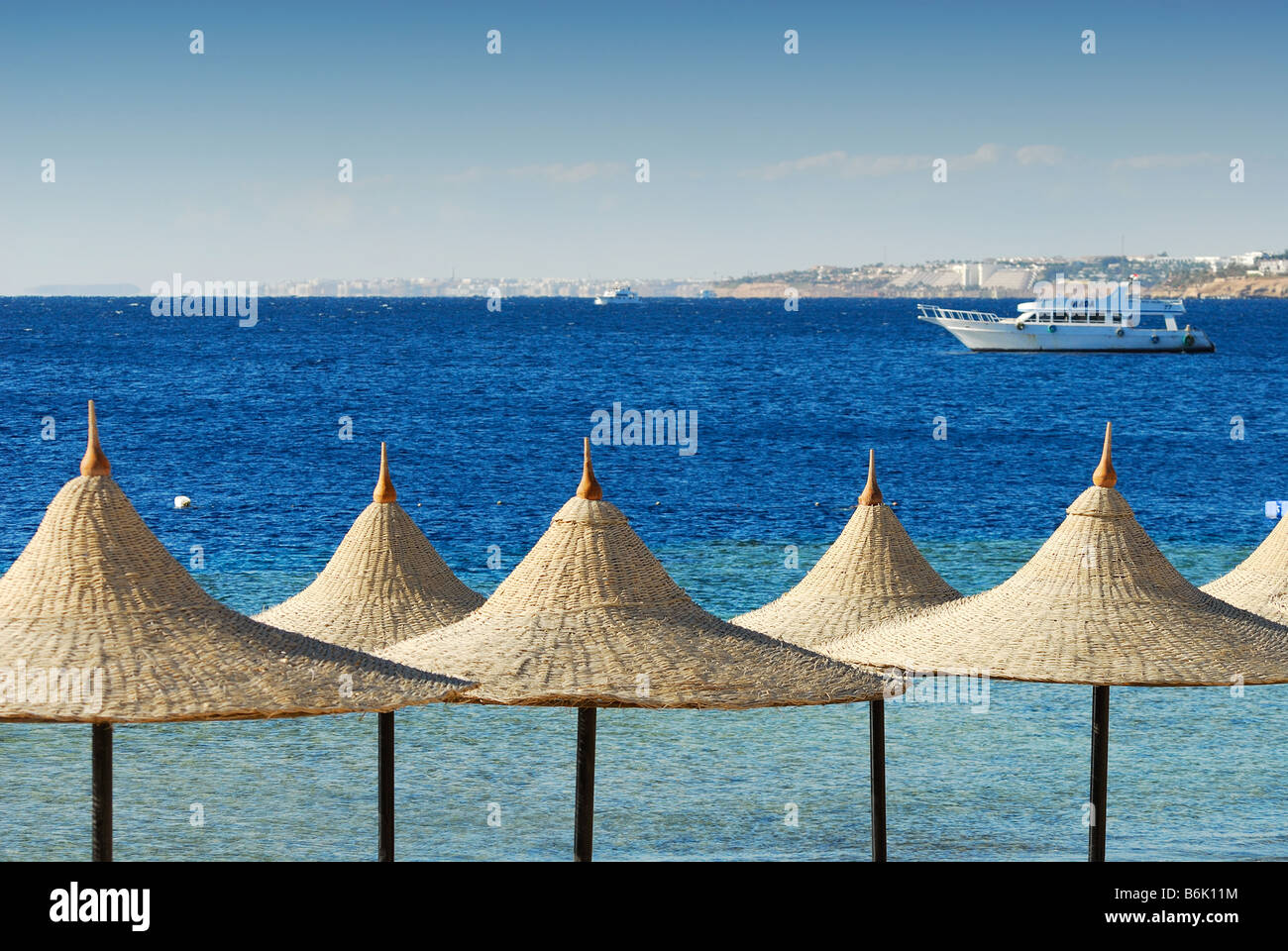 aktuelle Strand und türkisfarbenes Wasser in Sharm el Sheikh Ägypten Stockfoto