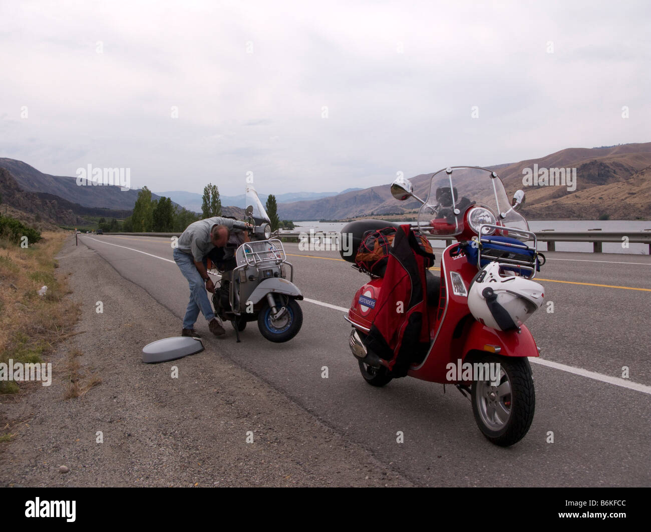 Vespa P200E aufgeschlüsselt nach der Seite der Autobahn A2 in der Nähe von Wenatchee, Washington Stockfoto