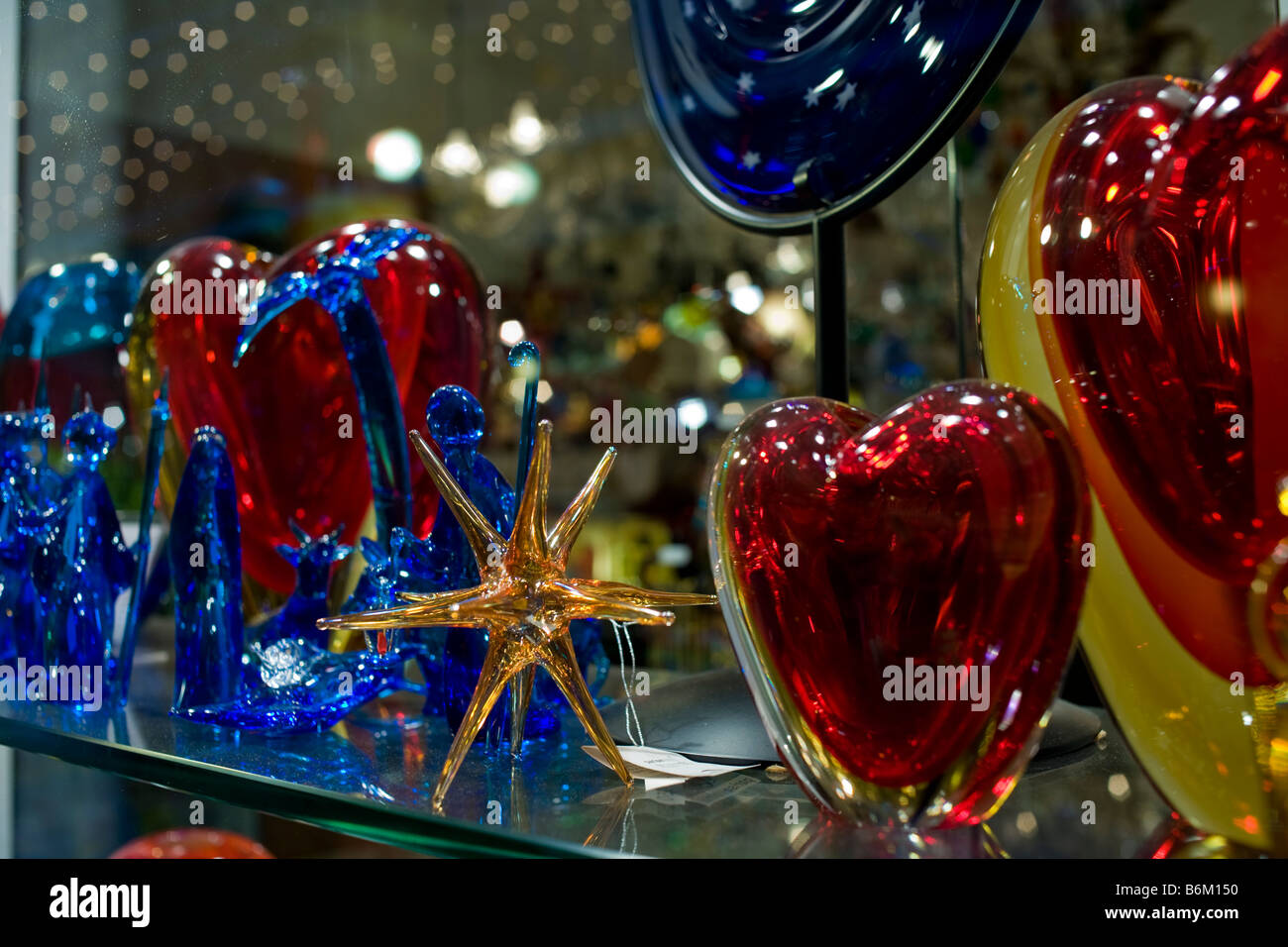 Venedig, Italien. Venezianisches Glas zum Verkauf im Schaufenster Stockfoto