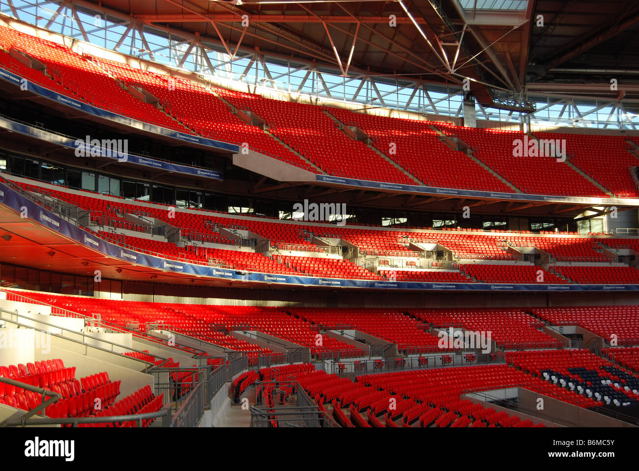 neuen Wembley Stadion Tarife von niedrigen Aussichtspunkt Nummer 2700 Stockfoto