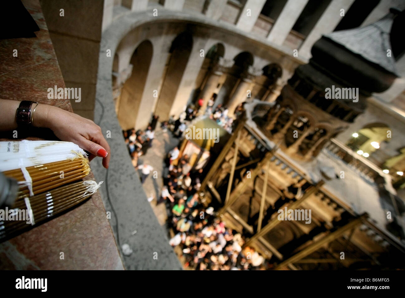 Das heilige Feuer (griechisch Ἃγιον Φῶς, 'Heiliges Licht') wird von orthodoxen Christen als ein Wunder, das jedes Jahr bei der Chu Auftritt beschrieben Stockfoto