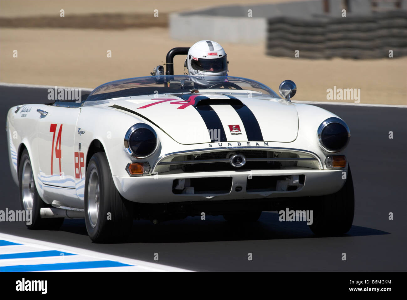 Ein 1964 Sunbeam Tiger bei den historischen Automobil Rennen Monterey, Monterey, Kalifornien, USA Stockfoto