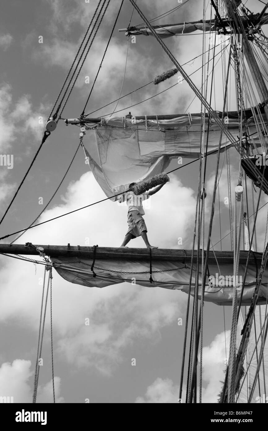 In der Takelage auf der Brigg Einhorn @ St. Lucia Stockfoto