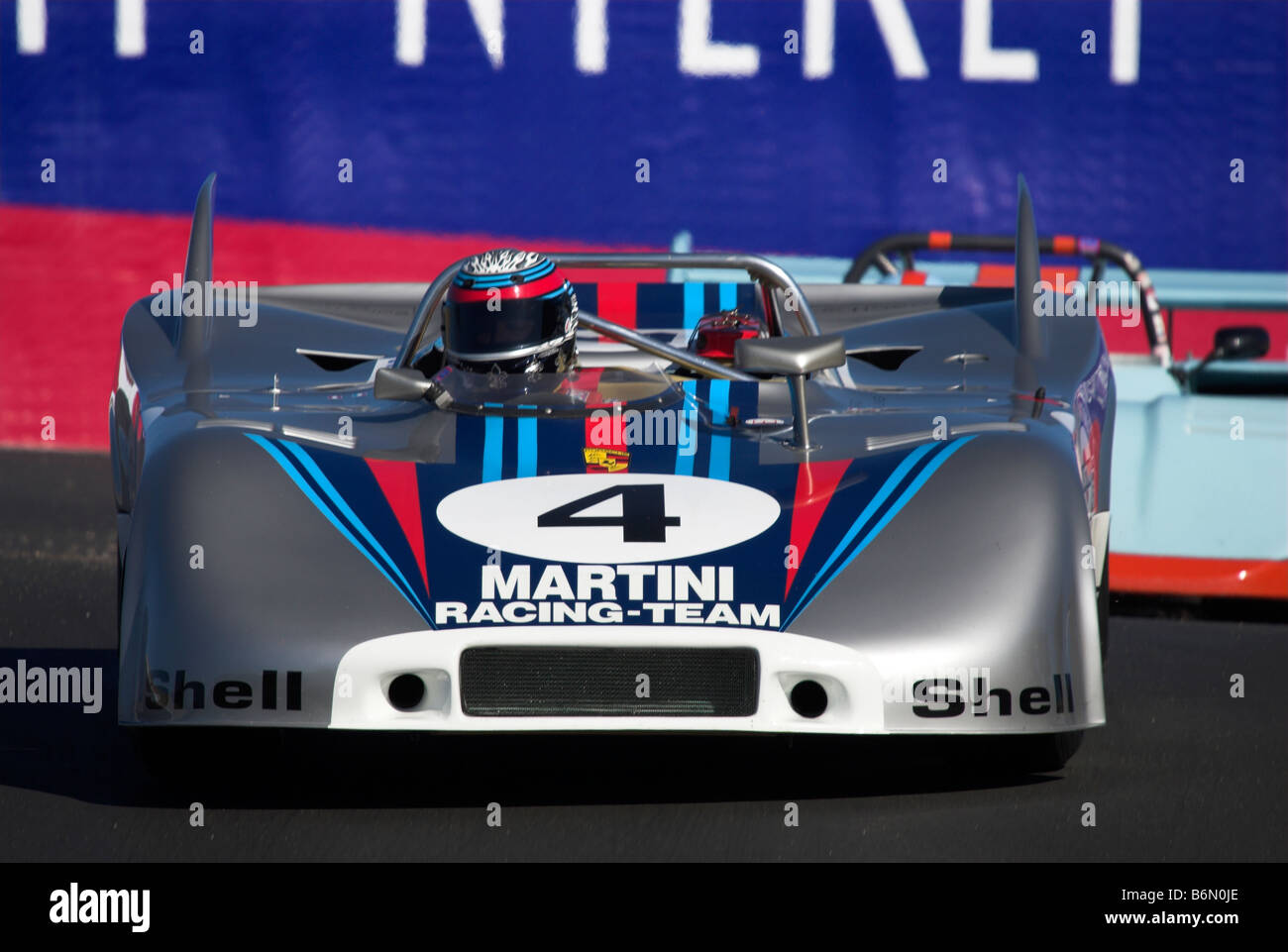 Phil Daigrepont, 1971 Porsche 908/3 an der Spitze des Korkenziehers bei Monterey Historic Automobil Rennen, Monterey, Kalifornien Stockfoto