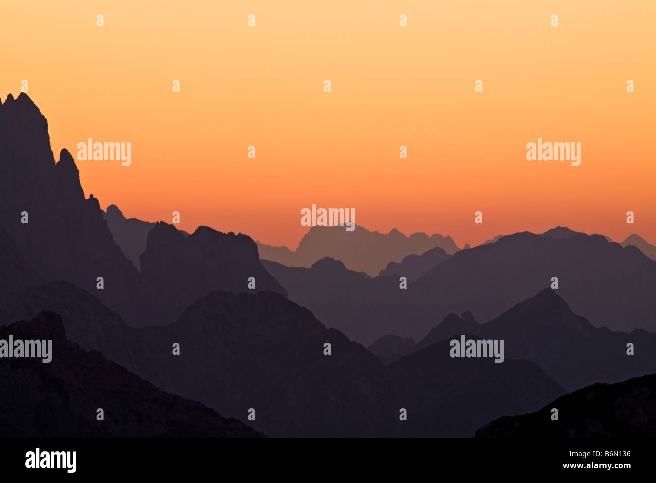 Julischen Alpen bei Sonnenuntergang aus Mangrt Pass, Gorenjska, Slowenien, Europa Stockfoto