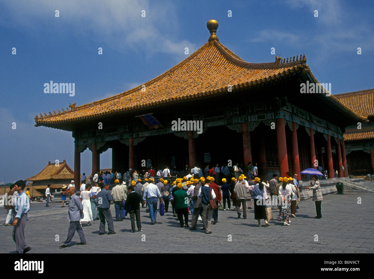 Menschen in China, Chinesische Touristen, Touristen, Besucher, der Halle der mittleren Harmonie, Zhonghedian, Verbotene Stadt, Beijing, Peking, China, Asien Stockfoto