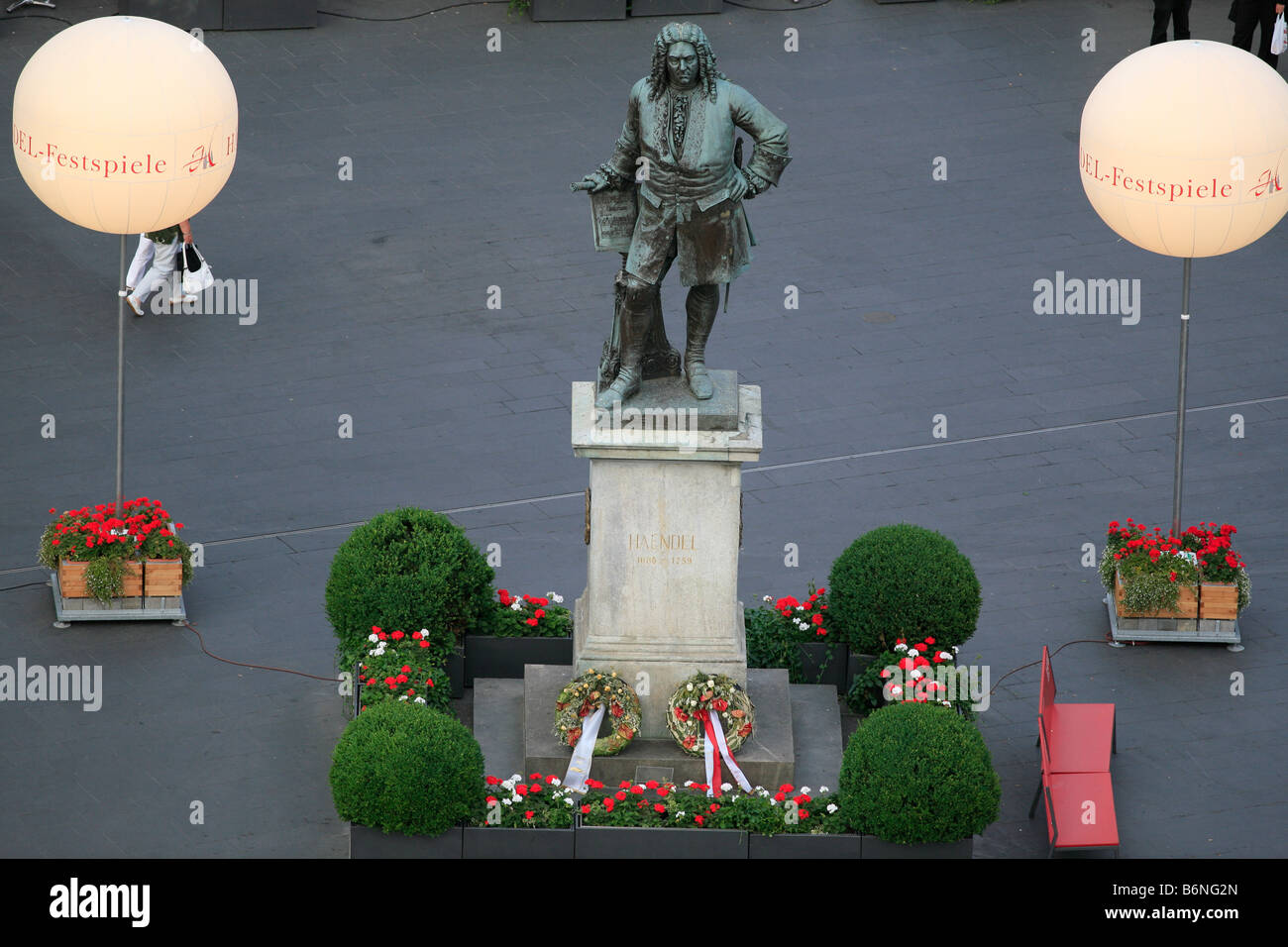 Statue von Georg Friedrich Händel auf Marktplatz während Händel-Festival 2008 in Halle (Saale), Deutschland; Händelfestspiele 2008 Stockfoto