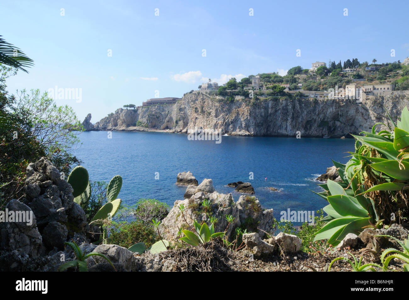 Das Haus in den Felsen auf Isola Bella bei Taormina Sizilien Italien Stockfoto