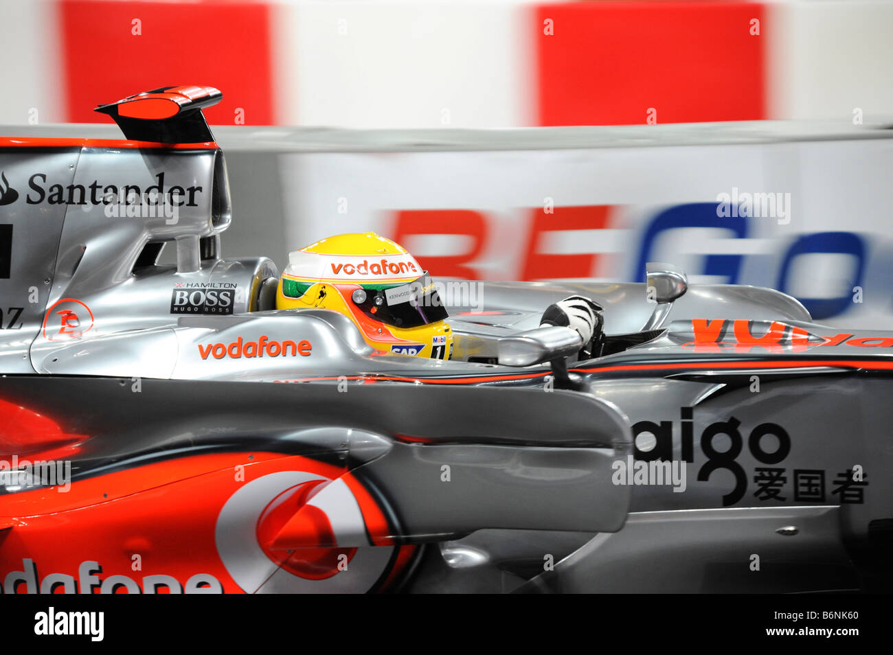 Lewis Hamilton im McLaren F1 beim Race of Champions 2008 im Wembley-Stadion Stockfoto