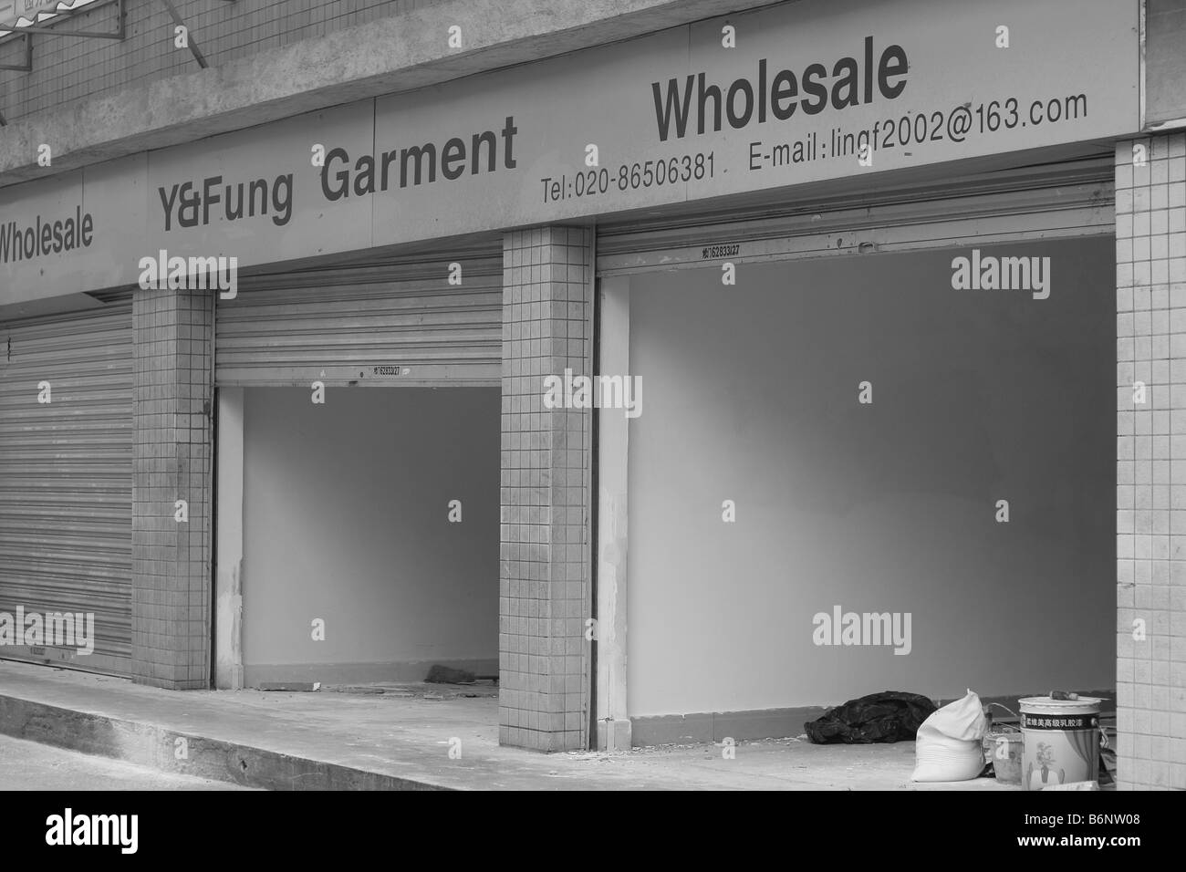 Ein vertraut lästig Ort jetzt es ist wie so viele andere Fabriken und mit geschlossen bleiben einige Arbeiter mit großen Hoffnungen tha Stockfoto