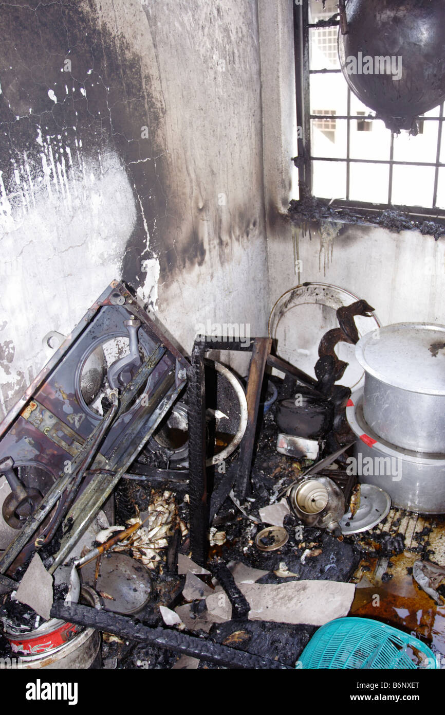 Eine Küche, die durch einen Brand zerstört. Stockfoto