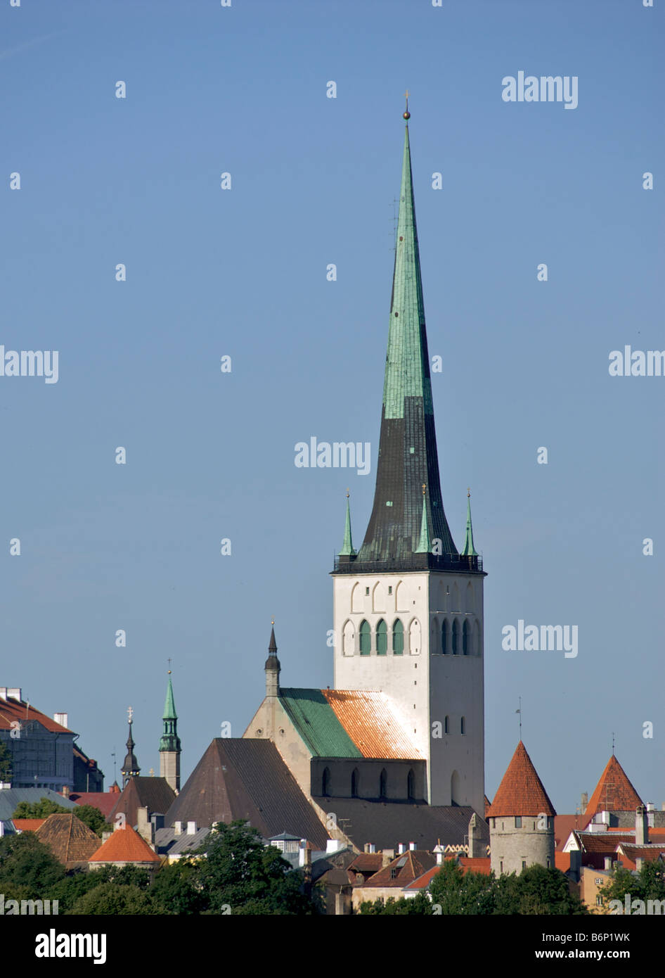 Blick auf St. Olafs Kirche Tallinn Estland Stockfoto