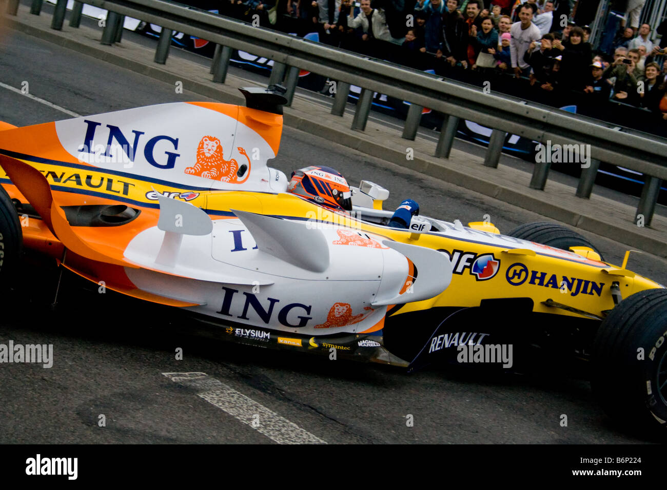 Formel 1 Renault Spinnen auf der geschlossenen Straße in Warschau Stockfoto