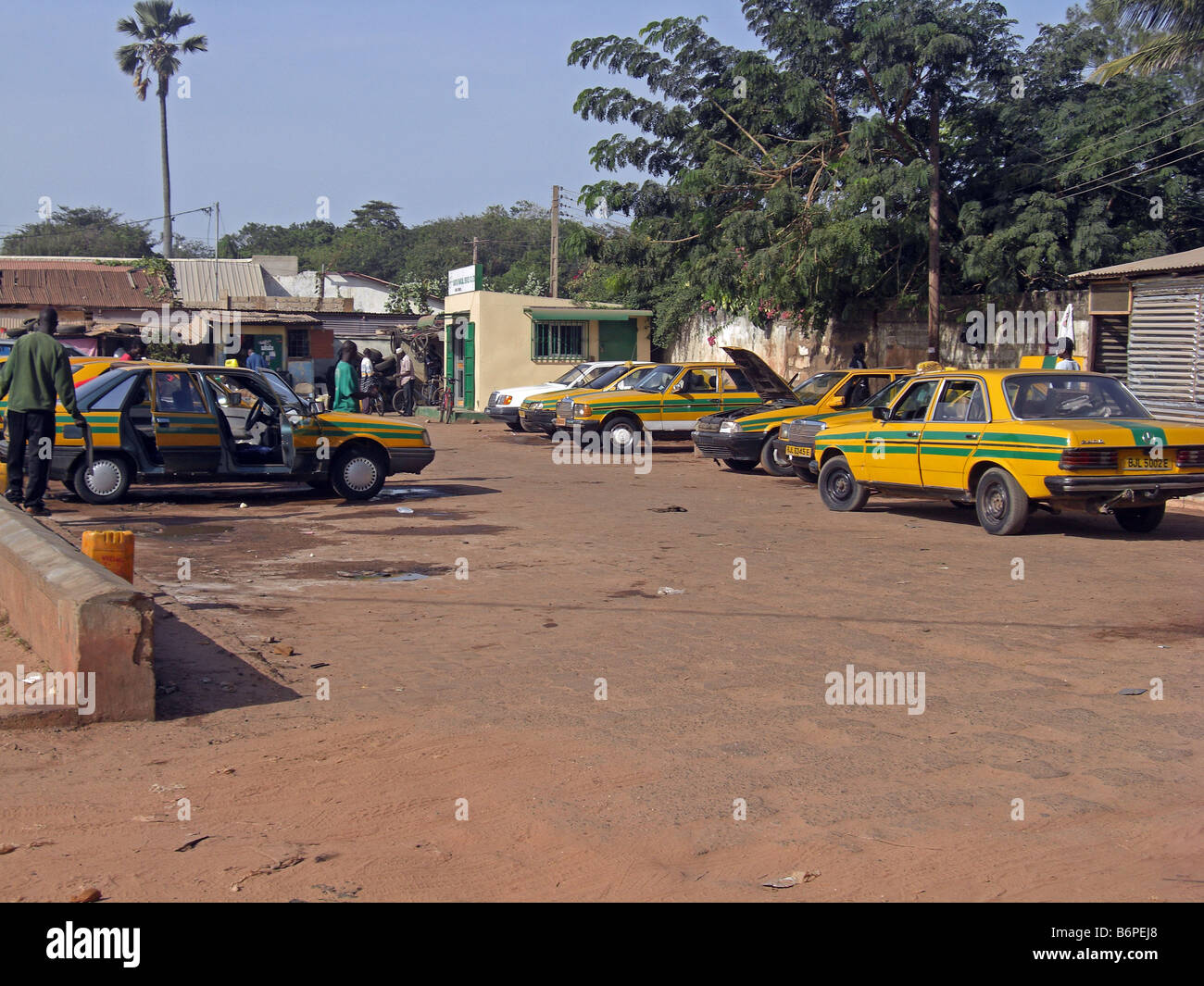 Gelb, lokalen Taxi in Gambia, Westafrika. Stockfoto