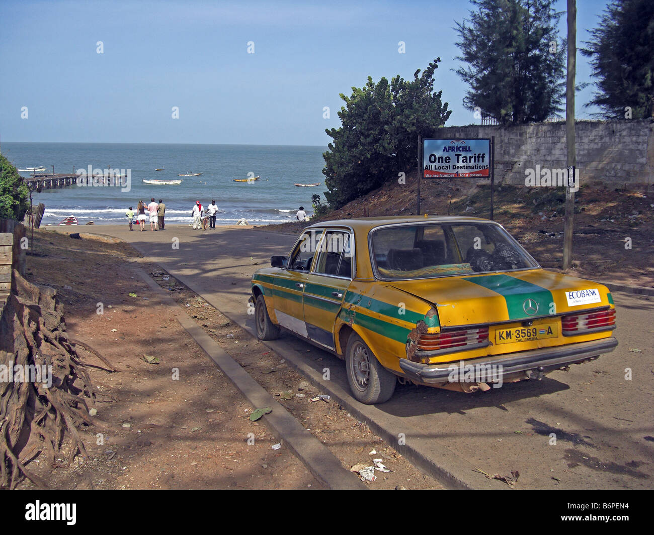 Gelb, lokalen Taxi in Gambia, Westafrika. Stockfoto