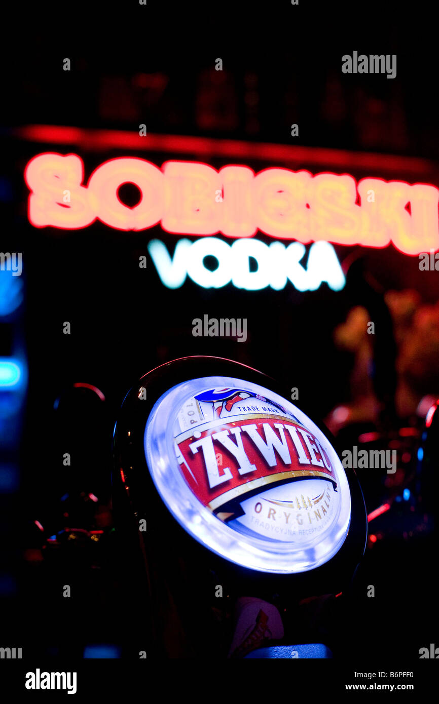 Polen Europa EU Polska Sopot Bier trinken żywiec Sobieski Wodka Bar club Stockfoto
