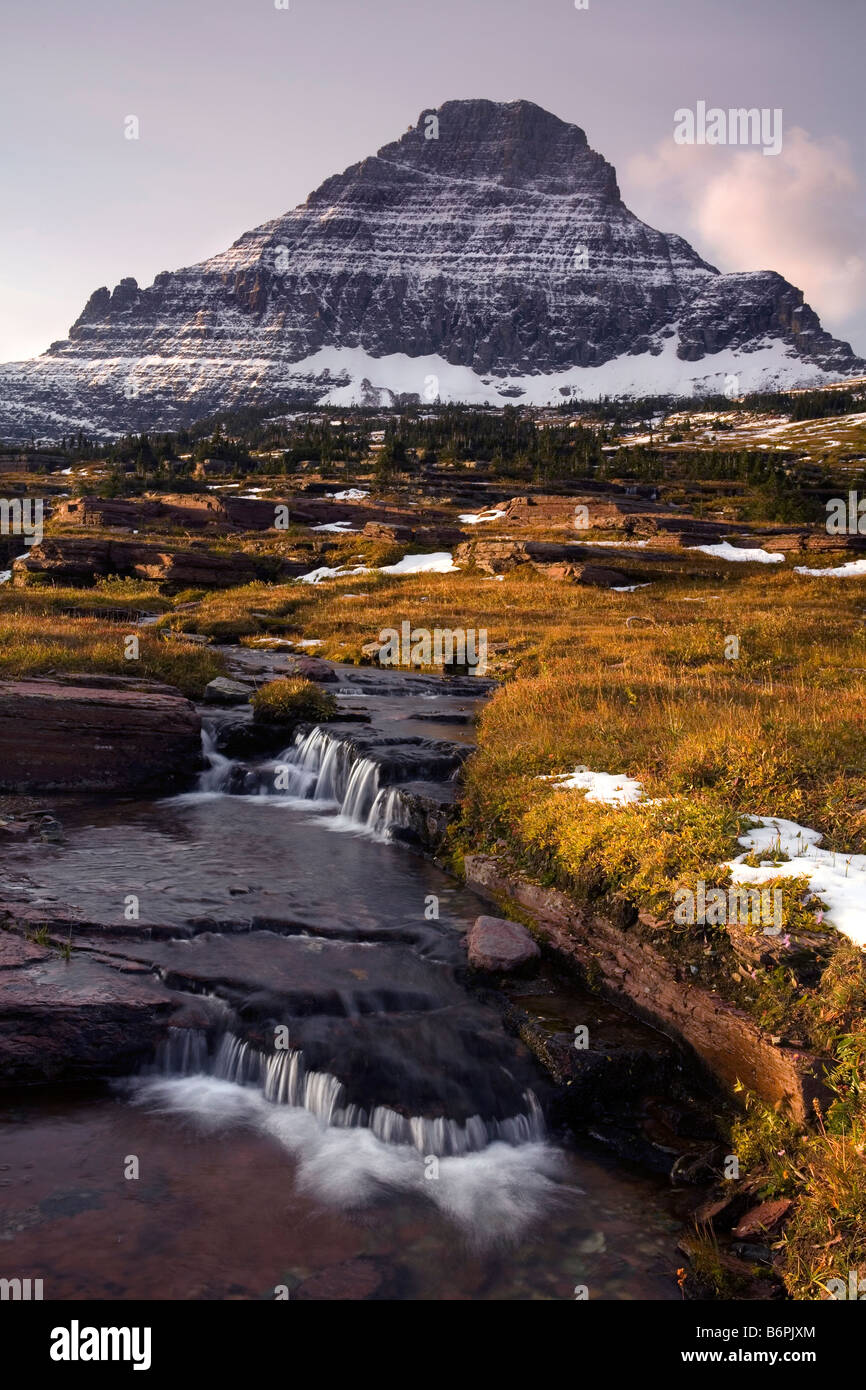 Glacier National Park Montana Reynolds Mountain LM kleine Kaskade Stockfoto