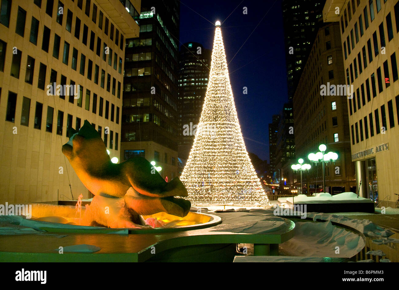 Setzen Sie Ville Marie Innenstadt von Montreal in der Weihnachtszeit Stockfoto