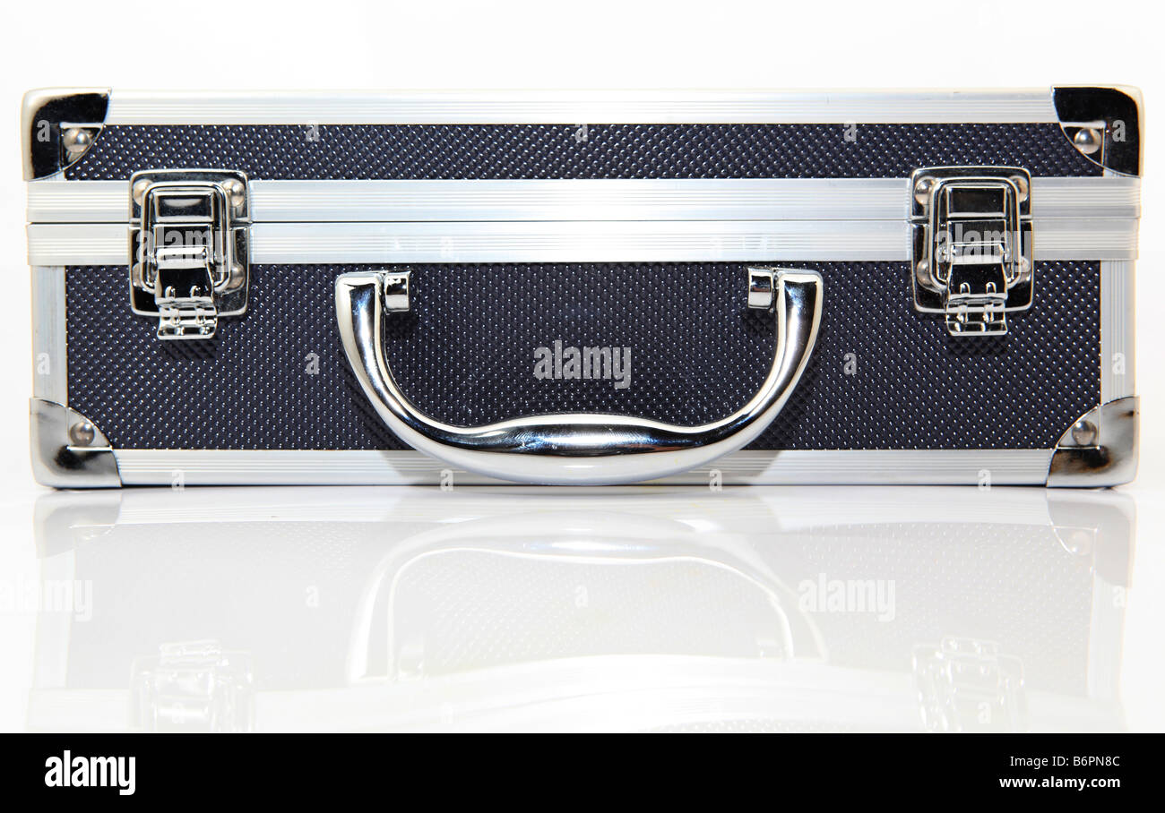 schwarz Metallic mit Reflexion isoliert gesperrt Stockfoto