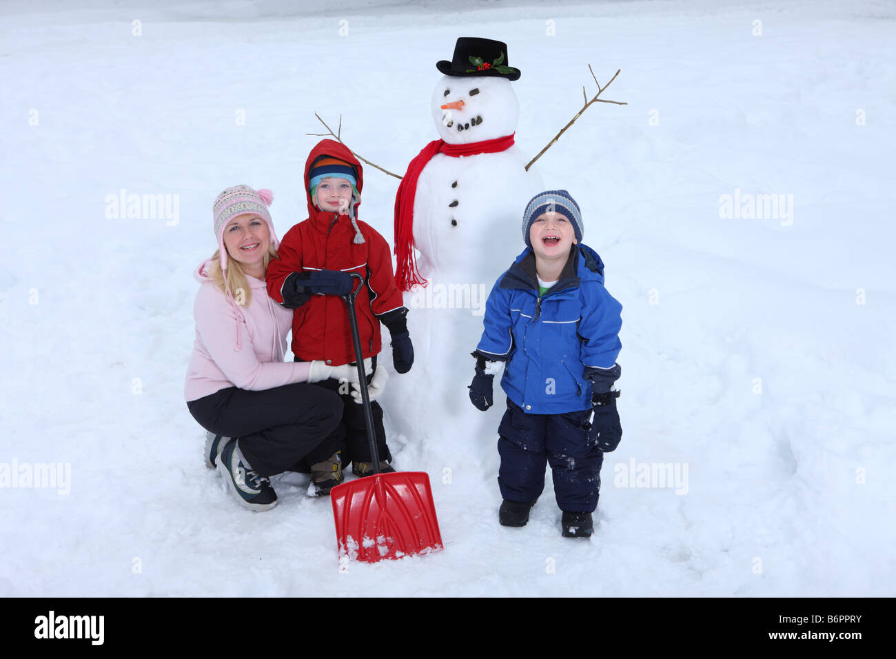 Porträt der Mutter und zwei jungen von Schneemann Stockfoto