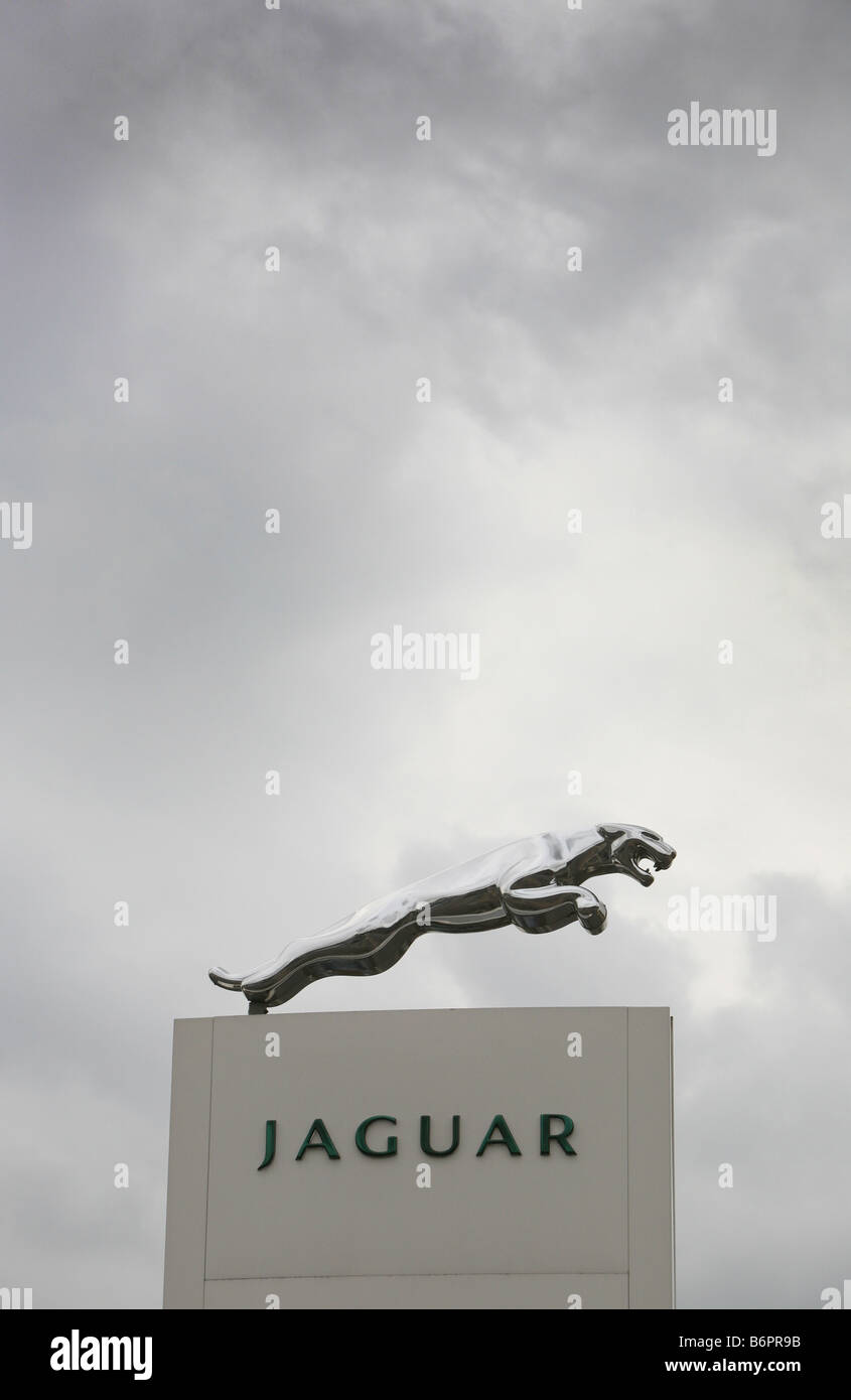 Jaguar Händler Showroom Autokennzeichen Stockfoto