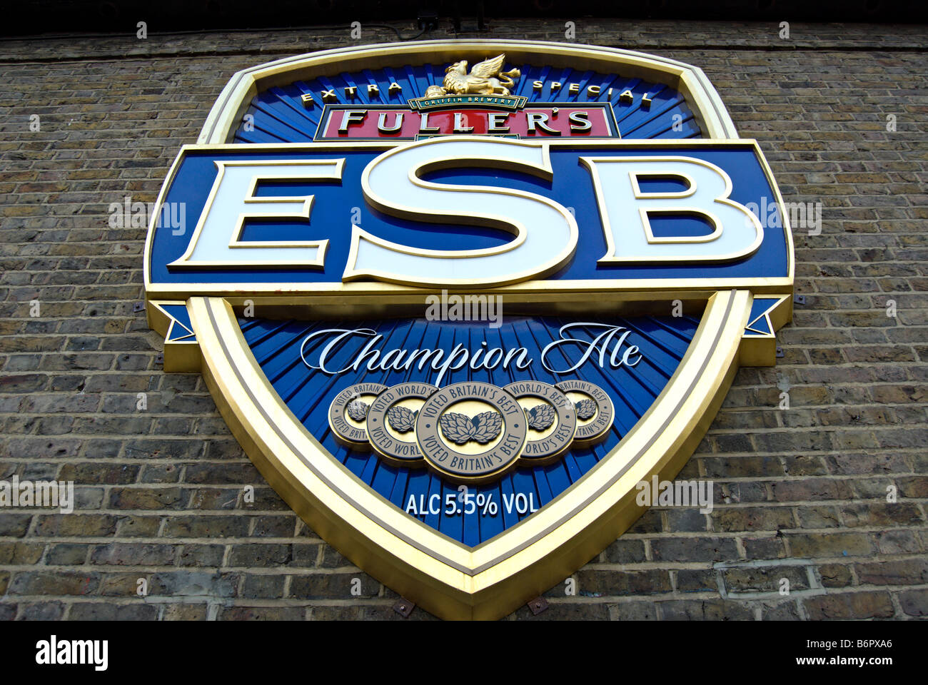 ESB oder besonders Bitter, Logo an der Wand der Fullers Griffin Brewery, Chiswick, West London, england Stockfoto