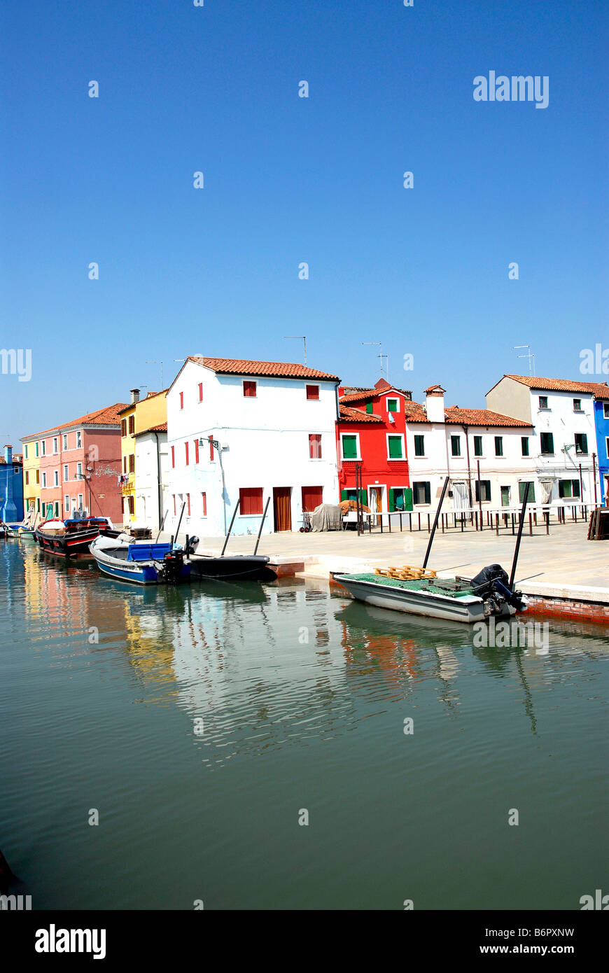 Häuser und Kanal Burano Italien Stockfoto