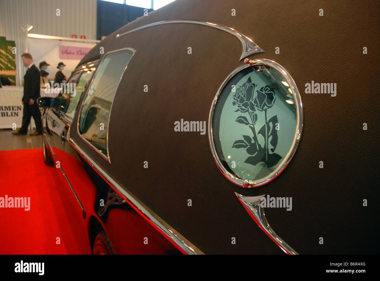 Leichenwagen Auto auf 'Memento' Beerdigung Expo in Warschau, Polen Stockfoto