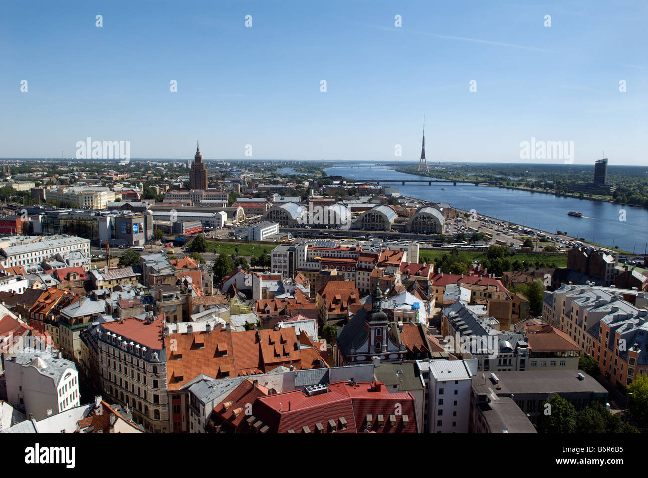 Birdseye Ausblick auf Riga mit Düna Fluss Riga Lettland Stockfoto