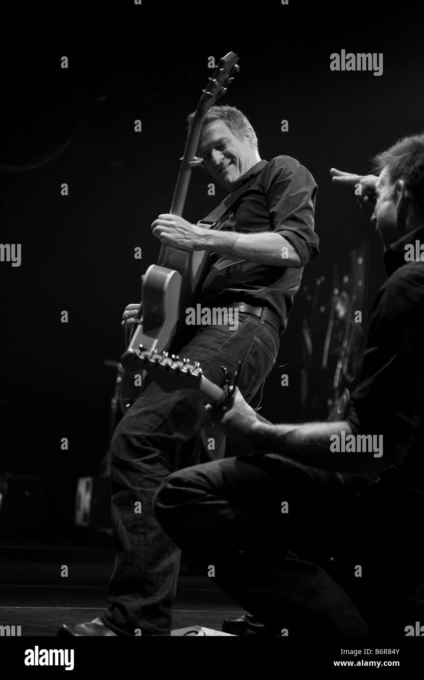 Bryan Adams die live auf der Bühne an der Birmingham LG Arena während der UK 11 tour 2008 Stockfoto