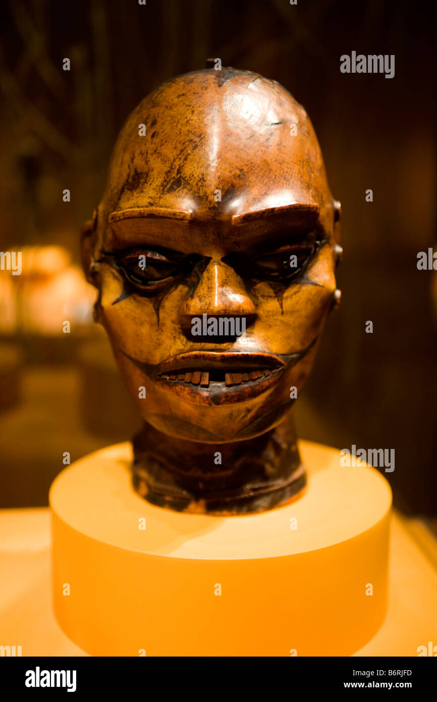 Nigerianischen Stammes Maske Stockfoto