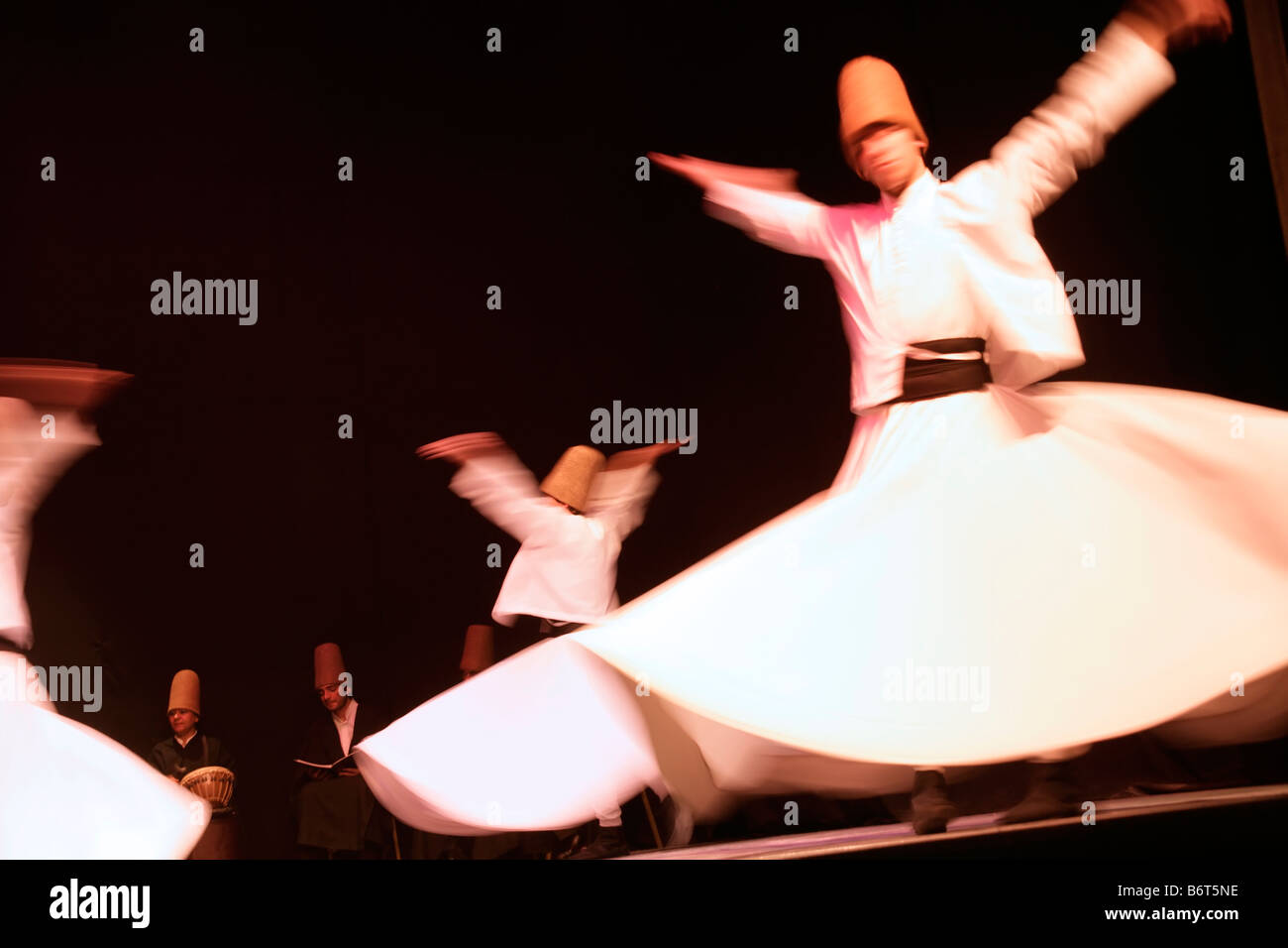 Die tanzenden Derwische in Istanbul, Türkei Stockfoto