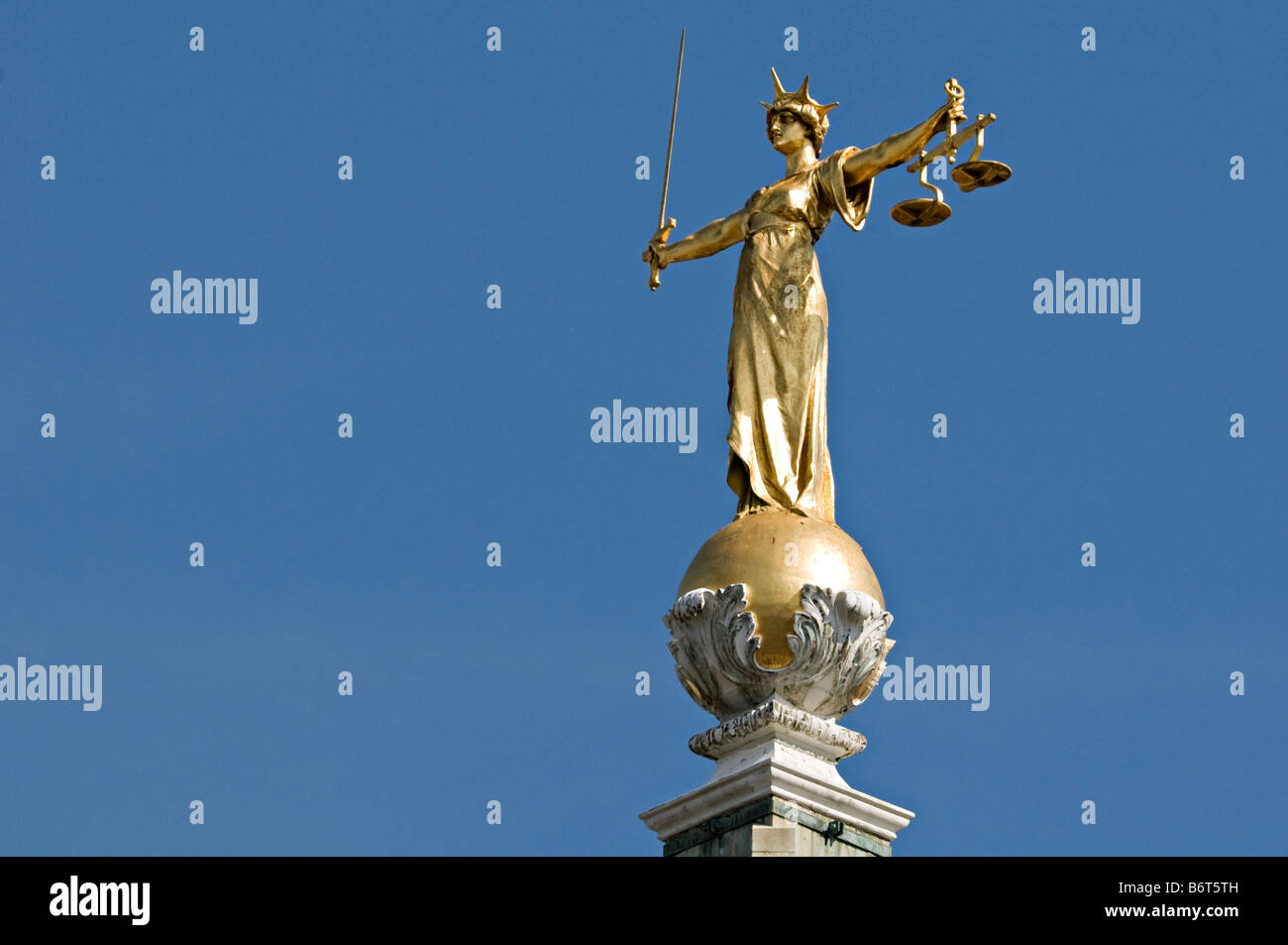 Justitia auf der Old Bailey-London Stockfoto