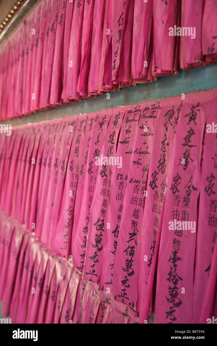 Papier-Gebete in Thien-Hau-Tempel, Ho-Chi-Minh-Stadt, Vietnam Stockfoto