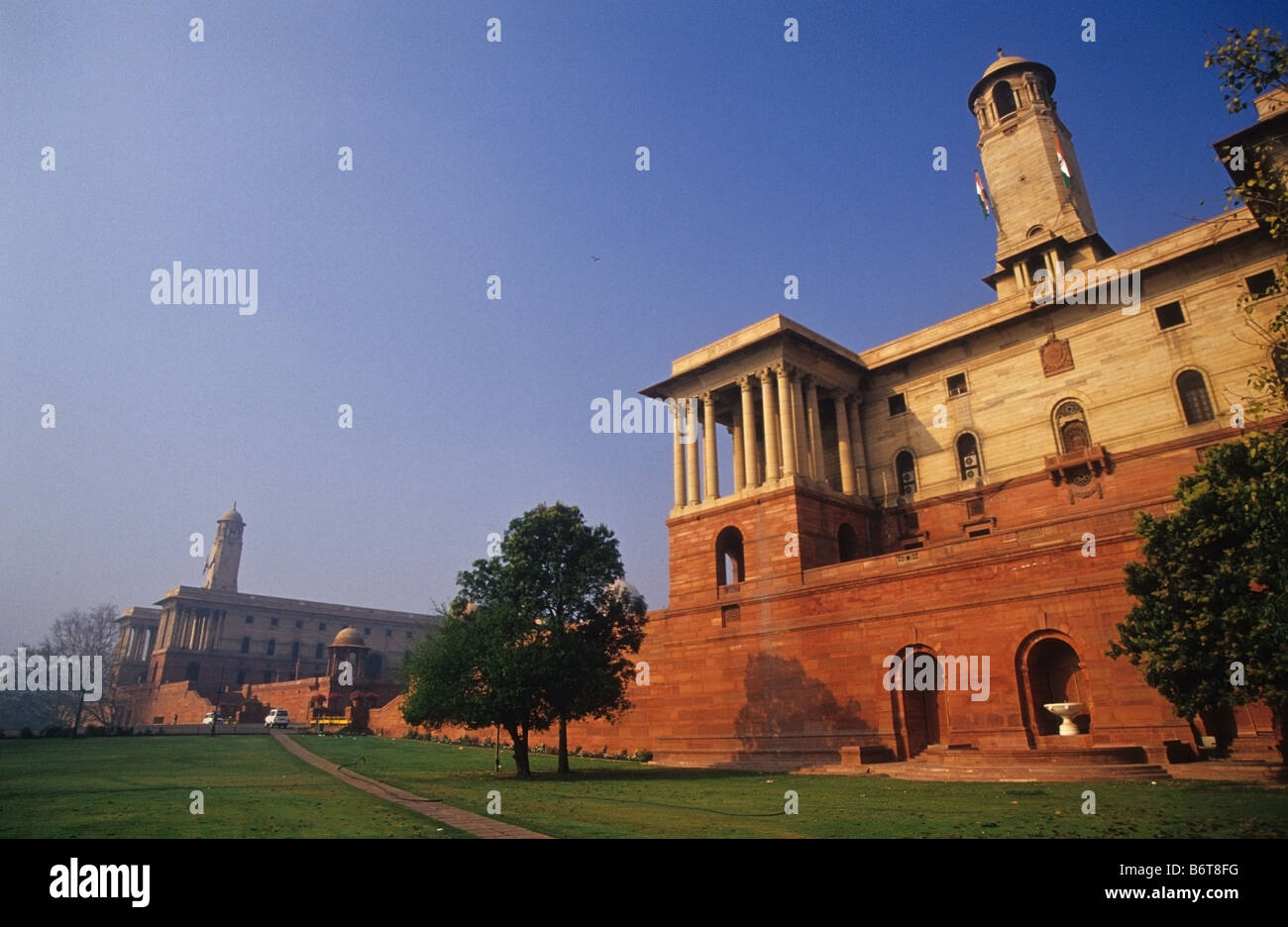 Die nördlichen und südlichen Sekretariat Gebäude des Rashtrapati Bhawan bei Vijay Chowk, New Delhi, Indien Stockfoto