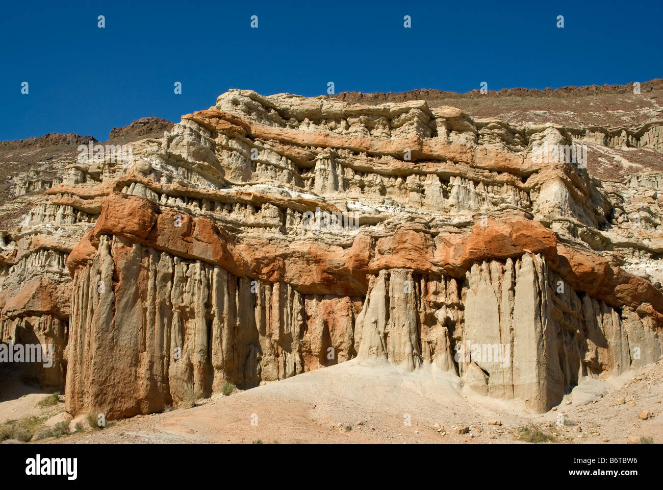 Sandsteinfelsen in der Nähe des Campingplatzes im Red Rock Canyon State Park zwischen den Städten Ridgecrest und Mojave California USA Stockfoto