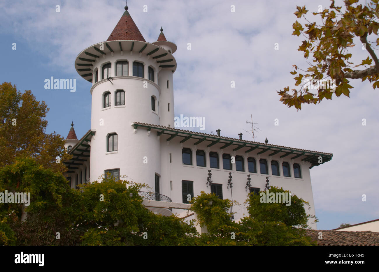 Hauptgebäude im katalanischen Stil. Codorniu, Sant Sadurni d, Penedes, Katalonien, Spanien Stockfoto