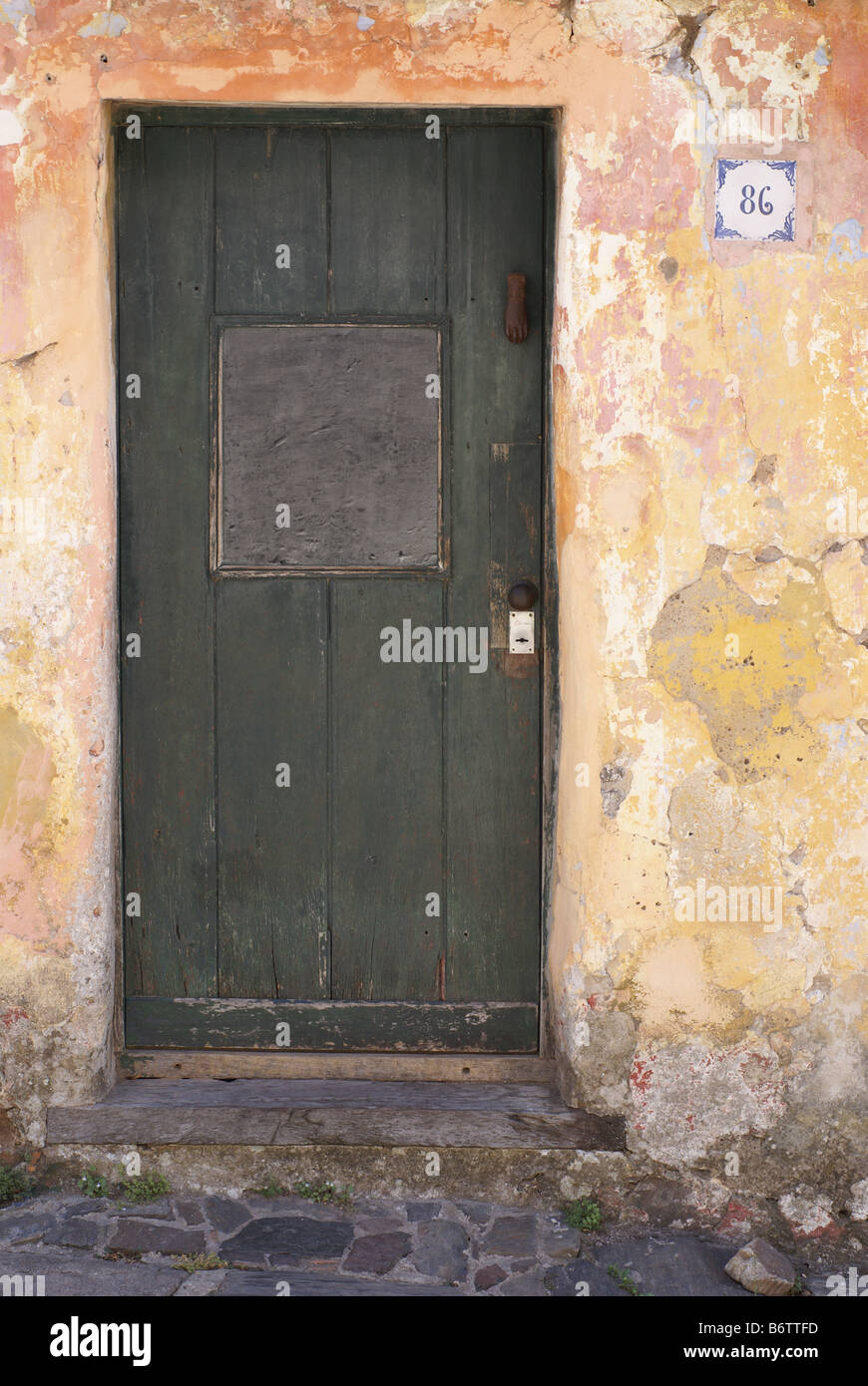 Tür in La Calle de Los Suspiros, Stadt Colonia, Uruguay Stockfoto