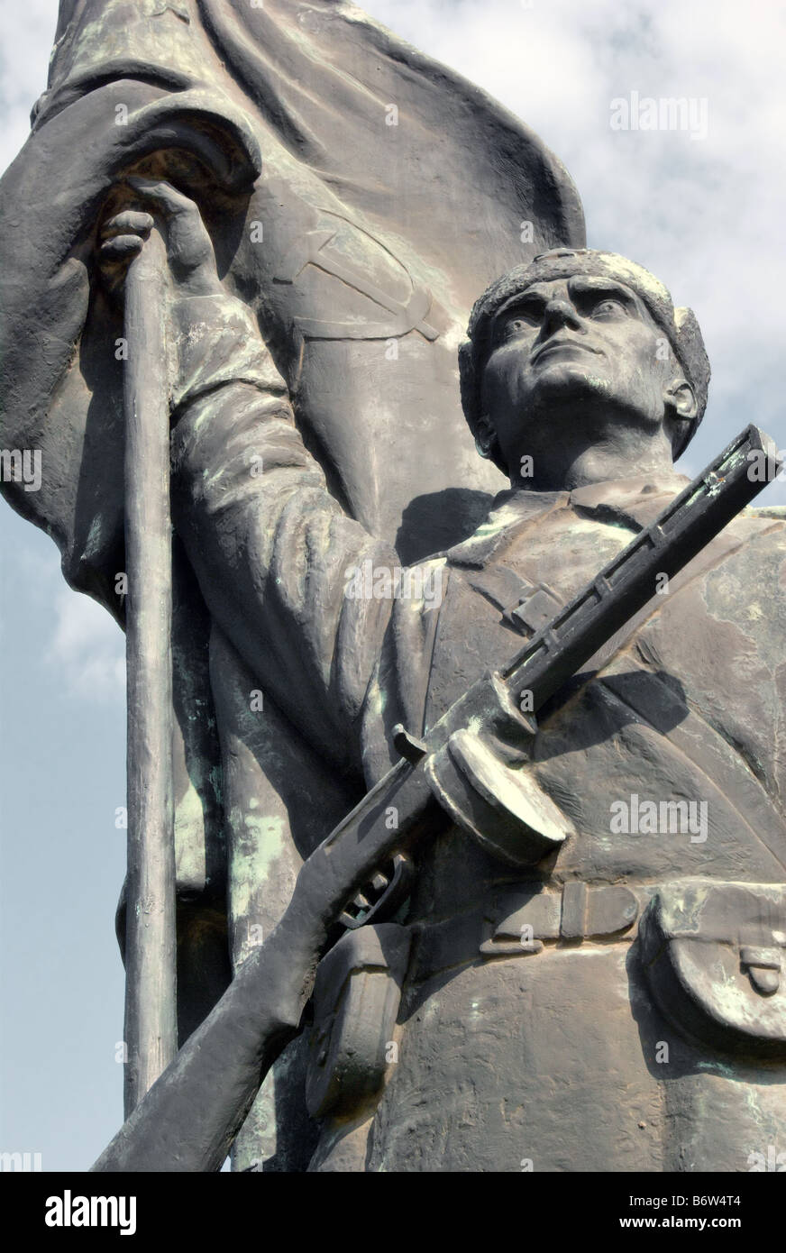 Heroische sozialistischen Realismus Statue von sowjetischen Soldaten Stockfoto