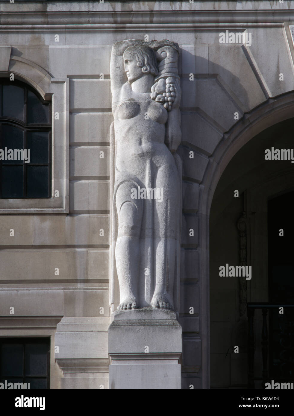 Die Bank Of England: Weibliche Figur Stockfoto