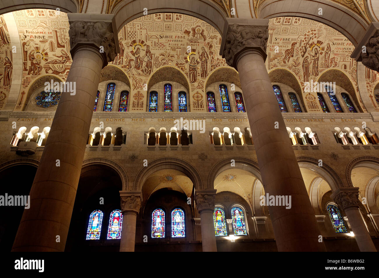 Im Inneren der Kathedrale am Ste Ane de Beaupre in Quebec Stockfoto