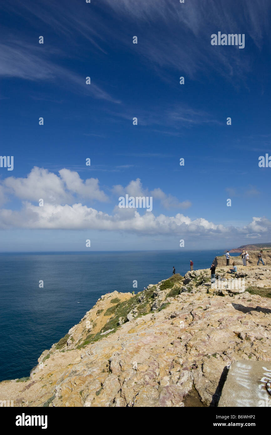 Felsiges Gelände Blick auf Meer.  Kap St. Vincent, Portugal. Stockfoto