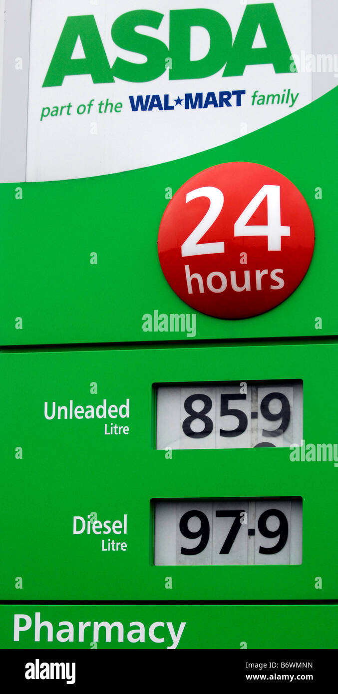 ASDA Supermarkt Pumpe aktuelle Benzinpreise im Januar 2009 Stockfoto