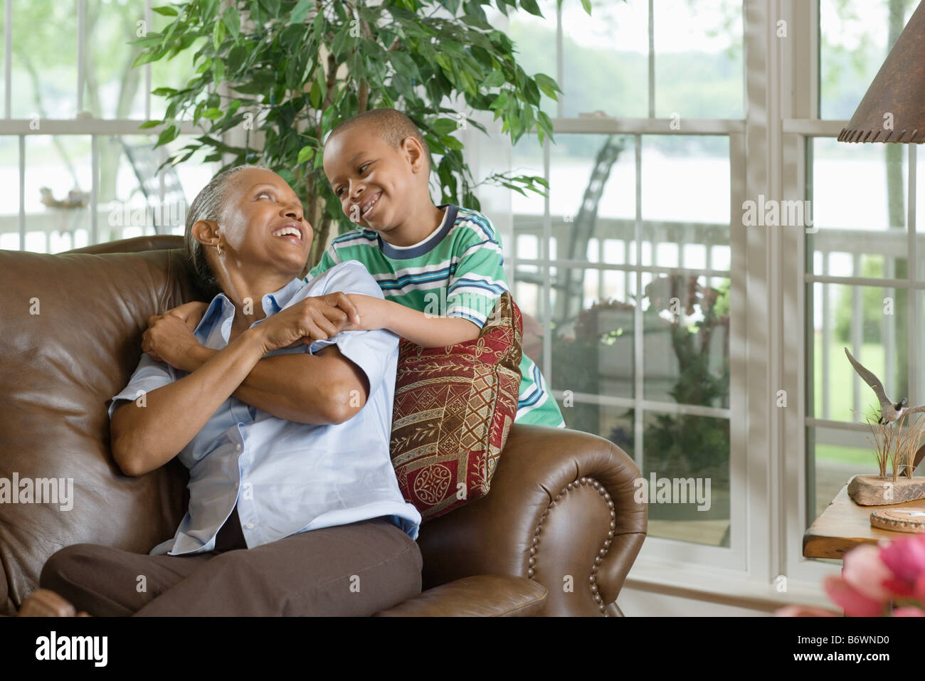 Eine Großmutter und Enkel Stockfoto