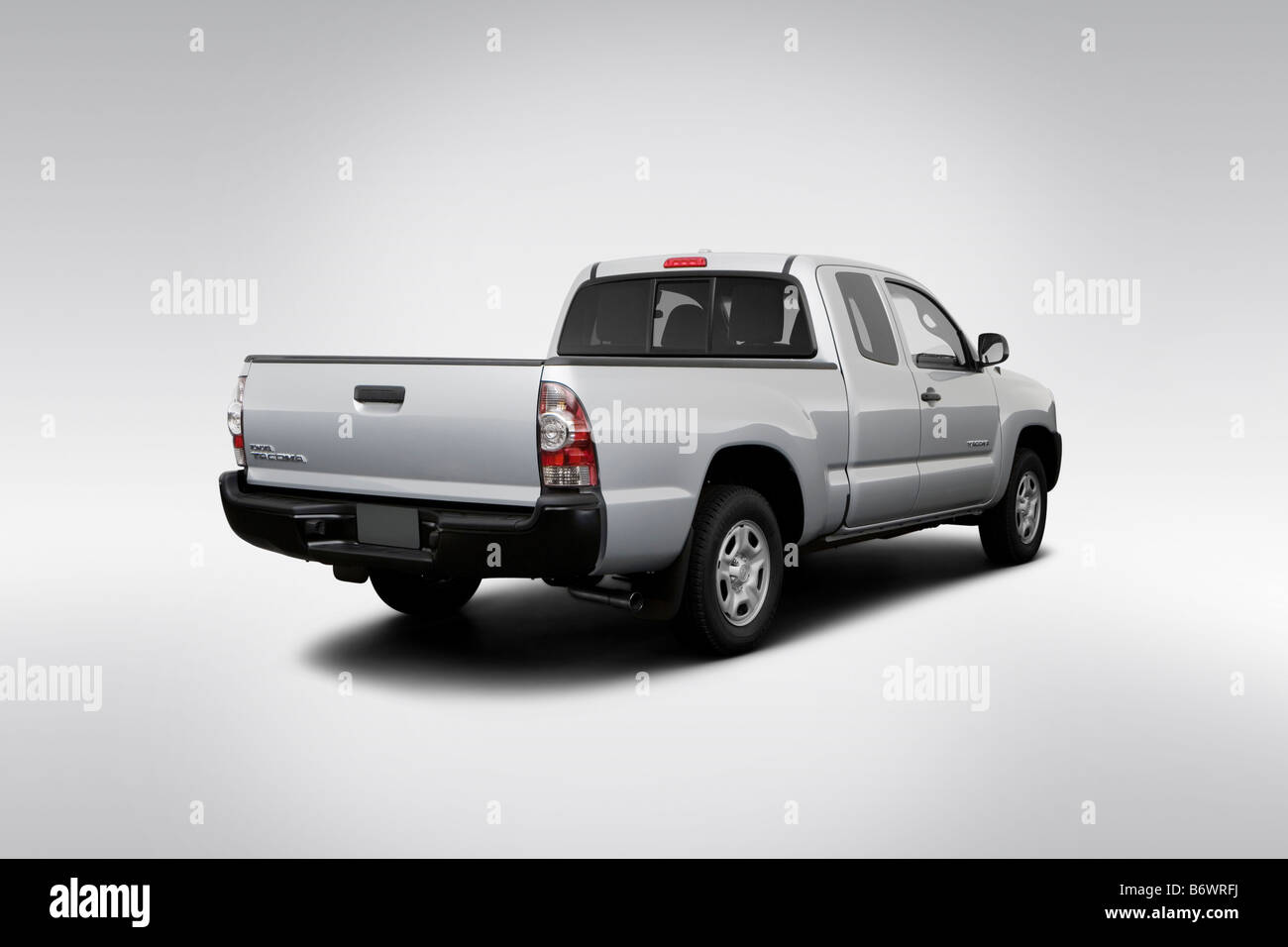 2009 Toyota Tacoma I4 in Silber - Winkel Rückansicht Stockfoto