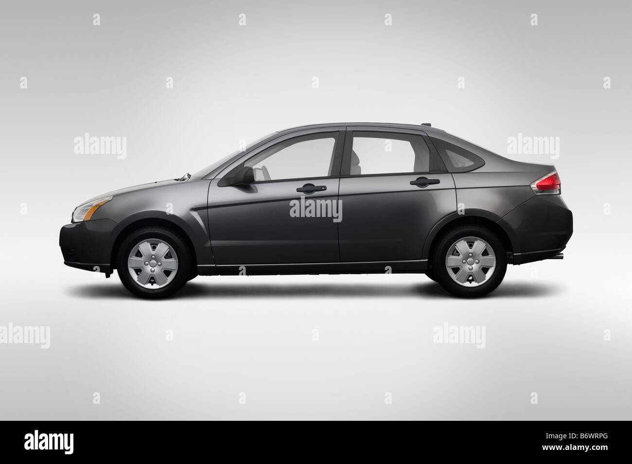 2009 Ford Focus S grau - Treiber Seitenprofil Stockfoto