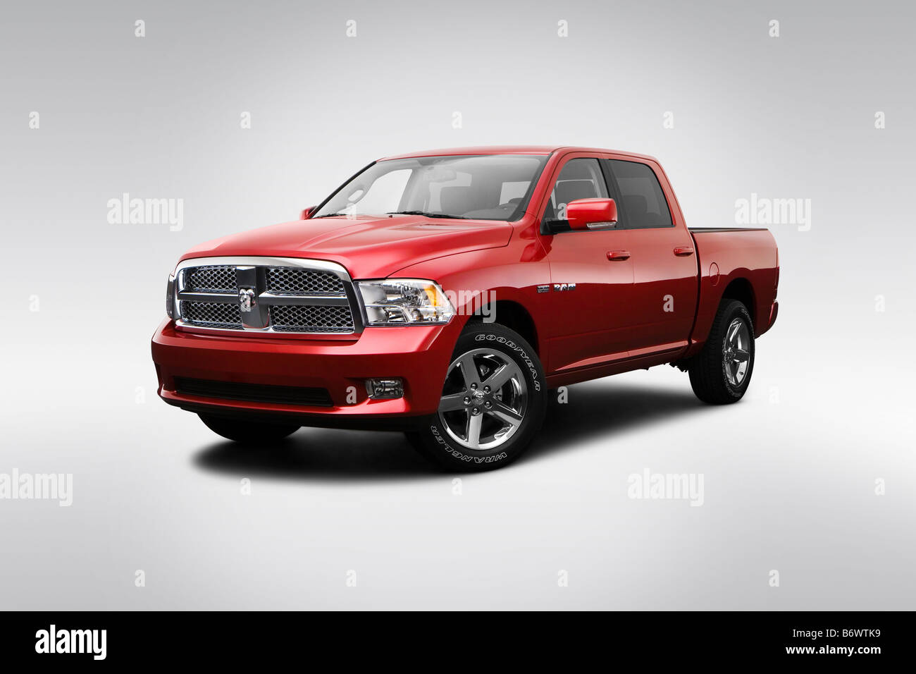 2009 Dodge Ram 1500 Sport In Rot Winkel Vorderansicht Stockfotografie Alamy