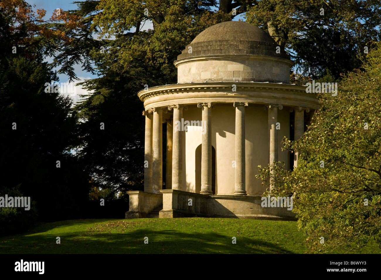 Die Tempel der alten Tugend im Landschaftsgarten Stowe, Buckinghamshire, England. Stockfoto